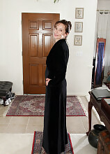 Horny 41 year old Celeste Carpenter showing off her mature ass