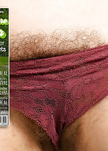 Hairy Mature Amateur Clare is telling her kinky secrets